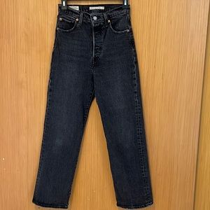 Black Levi’s Ribcage Strait Ankle Jeans